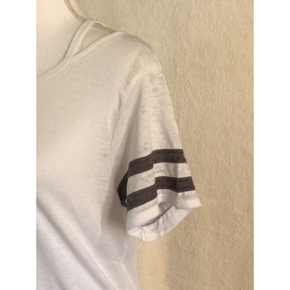 Express One Eleven Women’s Causal Top ~ Size Small ~ Lightwe White - Picture 3 of 6